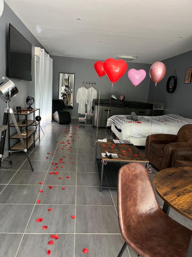 Love Room - La Parenthese Saint-Bauzille-de-la-Sylve Eksteriør billede